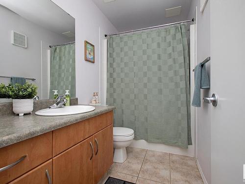 301 10528 77 Avenue, Edmonton, AB - Indoor Photo Showing Bathroom