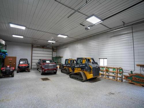 54010 Rge Road 41, Rural Lac Ste. Anne County, AB - Indoor Photo Showing Garage