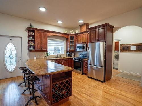 54010 Rge Road 41, Rural Lac Ste. Anne County, AB - Indoor Photo Showing Kitchen