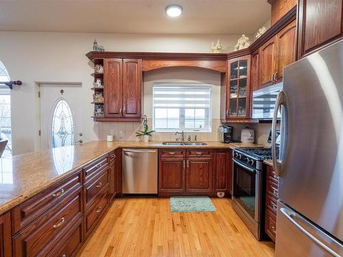 54010 Rge Road 41, Rural Lac Ste. Anne County, AB - Indoor Photo Showing Kitchen With Double Sink