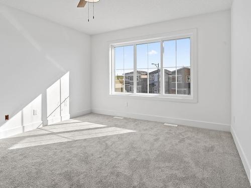 715 30 Avenue, Edmonton, AB - Indoor Photo Showing Other Room