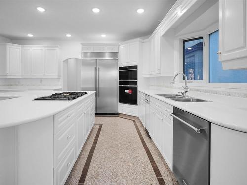 12 Everest Crescent, St. Albert, AB - Indoor Photo Showing Kitchen With Double Sink With Upgraded Kitchen