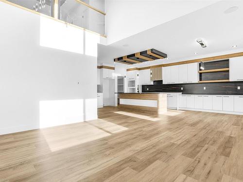 Stony Plain, AB - Indoor Photo Showing Kitchen