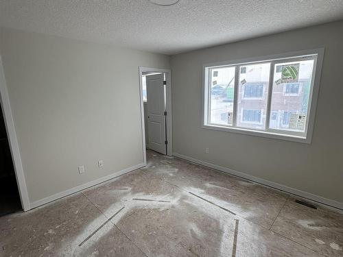 2199 Muckleplum Crescent, Edmonton, AB - Indoor Photo Showing Other Room