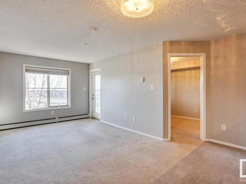 Edmonton, AB - Indoor Photo Showing Other Room