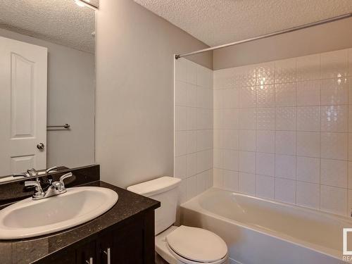 Edmonton, AB - Indoor Photo Showing Bathroom