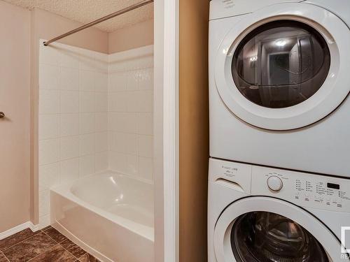 Edmonton, AB - Indoor Photo Showing Laundry Room