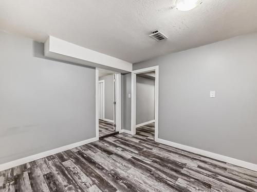 10415 Lauder Avenue, Edmonton, AB - Indoor