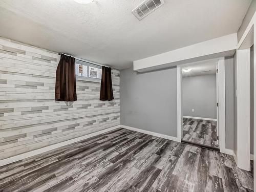 10415 Lauder Avenue, Edmonton, AB - Indoor Photo Showing Other Room