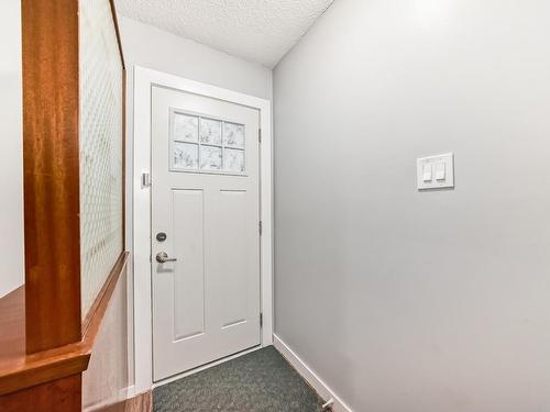 10415 Lauder Avenue, Edmonton, AB - Indoor Photo Showing Other Room