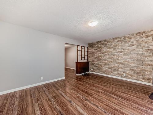 10415 Lauder Avenue, Edmonton, AB - Indoor Photo Showing Other Room