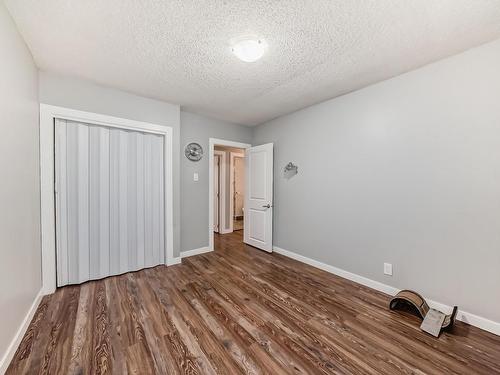 10415 Lauder Avenue, Edmonton, AB - Indoor Photo Showing Other Room