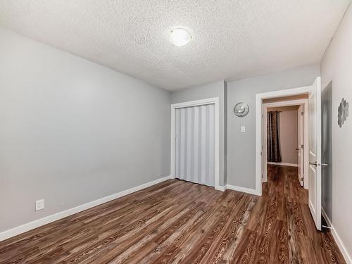 10415 Lauder Avenue, Edmonton, AB - Indoor Photo Showing Other Room