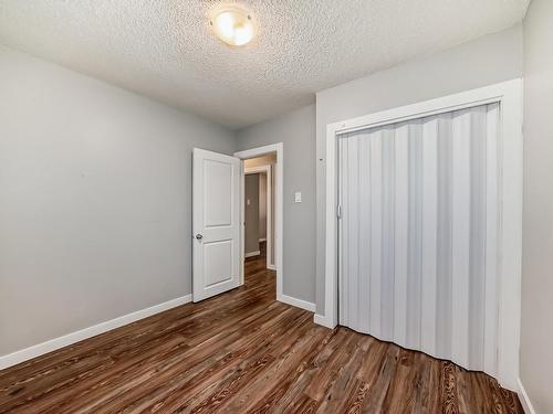 10415 Lauder Avenue, Edmonton, AB - Indoor Photo Showing Other Room