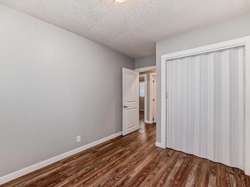 10415 Lauder Avenue, Edmonton, AB - Indoor Photo Showing Other Room