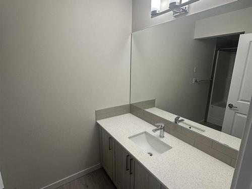 6308 King Wynd, Edmonton, AB - Indoor Photo Showing Bathroom