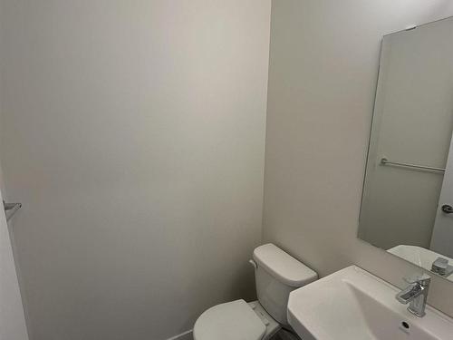 6308 King Wynd, Edmonton, AB - Indoor Photo Showing Bathroom