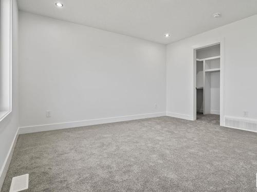 2904 1 Avenue, Edmonton, AB - Indoor Photo Showing Other Room