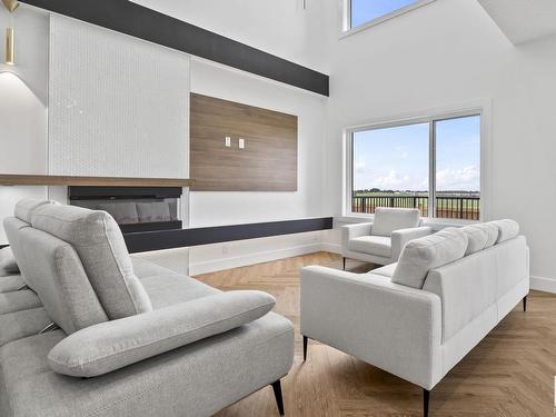 2904 1 Avenue, Edmonton, AB - Indoor Photo Showing Living Room