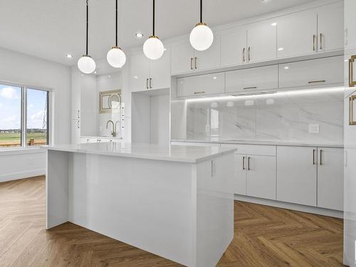 2904 1 Avenue, Edmonton, AB - Indoor Photo Showing Kitchen With Upgraded Kitchen