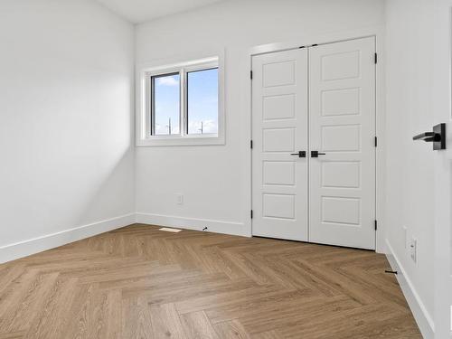 2904 1 Avenue, Edmonton, AB - Indoor Photo Showing Other Room