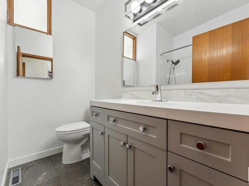 4415 117 Street, Edmonton, AB - Indoor Photo Showing Bathroom