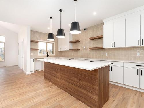 53 Gladstone Bend, Spruce Grove, AB - Indoor Photo Showing Kitchen