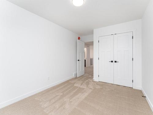 53 Gladstone Bend, Spruce Grove, AB - Indoor Photo Showing Other Room