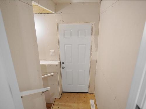 26 Enns Court, Fort Saskatchewan, AB - Indoor Photo Showing Other Room