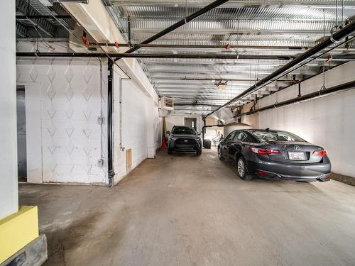 301 11633 105 Avenue, Edmonton, AB - Indoor Photo Showing Garage