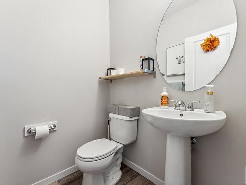 18156 75 Street, Edmonton, AB - Indoor Photo Showing Bathroom