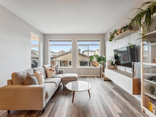 18156 75 Street, Edmonton, AB - Indoor Photo Showing Living Room