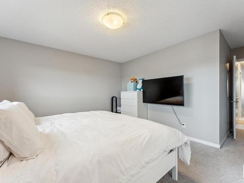 18156 75 Street, Edmonton, AB - Indoor Photo Showing Bedroom