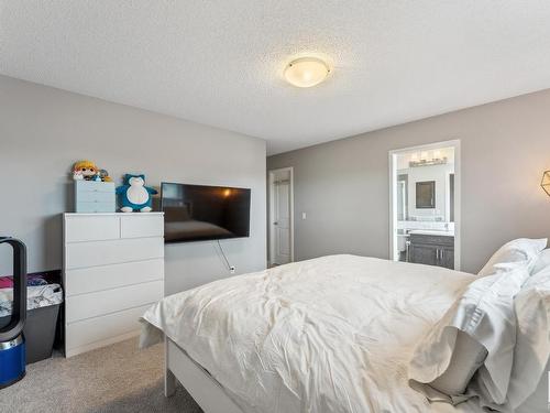 18156 75 Street, Edmonton, AB - Indoor Photo Showing Bedroom