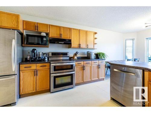 9806 179 Avenue, Edmonton, AB - Indoor Photo Showing Kitchen