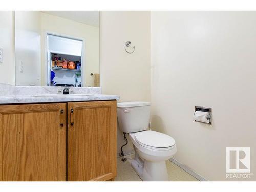 9806 179 Avenue, Edmonton, AB - Indoor Photo Showing Bathroom