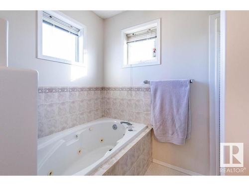 9806 179 Avenue, Edmonton, AB - Indoor Photo Showing Bathroom