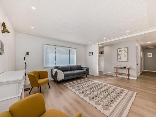 9819 149 Street, Edmonton, AB - Indoor Photo Showing Living Room