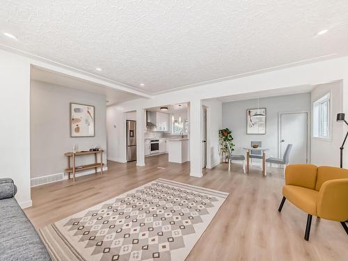 9819 149 Street, Edmonton, AB - Indoor Photo Showing Living Room