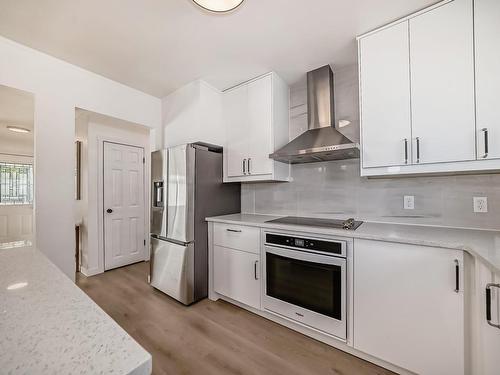 9819 149 Street, Edmonton, AB - Indoor Photo Showing Kitchen