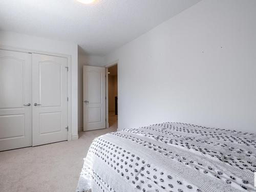 5052 Mcluhan Road, Edmonton, AB - Indoor Photo Showing Bedroom