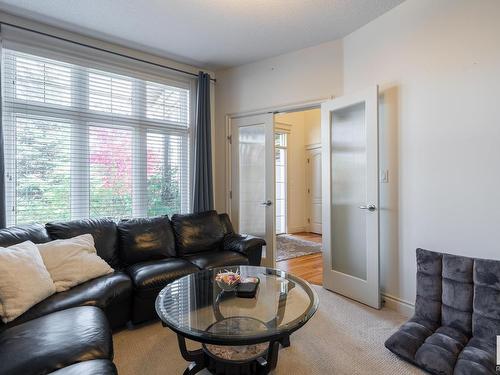 5052 Mcluhan Road, Edmonton, AB - Indoor Photo Showing Living Room