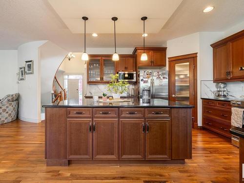 5052 Mcluhan Road, Edmonton, AB - Indoor Photo Showing Kitchen