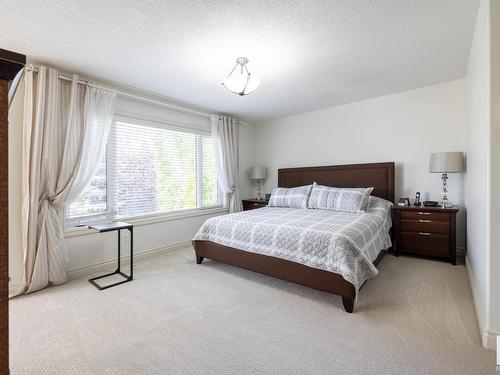 5052 Mcluhan Road, Edmonton, AB - Indoor Photo Showing Bedroom