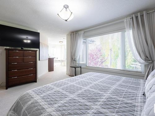 5052 Mcluhan Road, Edmonton, AB - Indoor Photo Showing Bedroom