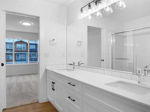 17243 9B Avenue, Edmonton, AB - Indoor Photo Showing Bathroom