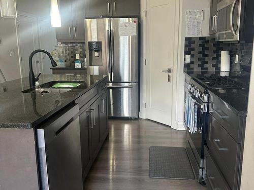 2408 22 Avenue, Edmonton, AB - Indoor Photo Showing Kitchen With Upgraded Kitchen