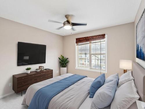 60 150 Edwards Drive, Edmonton, AB - Indoor Photo Showing Bedroom