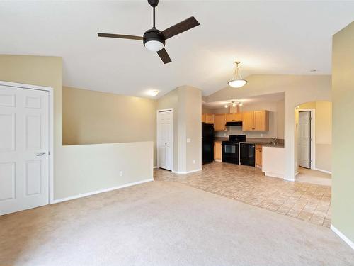 60 150 Edwards Drive, Edmonton, AB - Indoor Photo Showing Kitchen