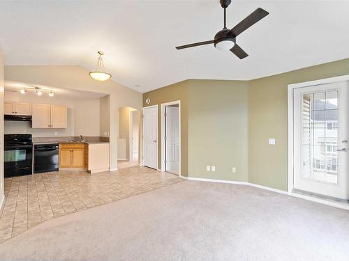 60 150 Edwards Drive, Edmonton, AB - Indoor Photo Showing Kitchen